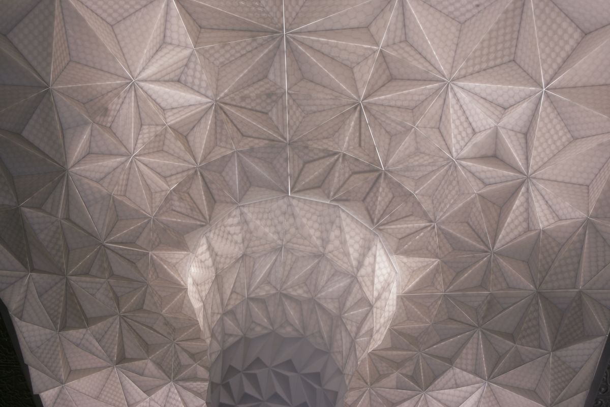 Decorative structure and lighting design piece